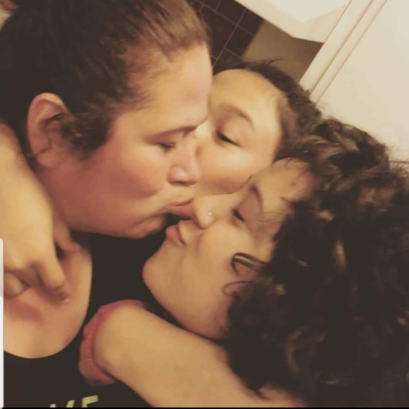 Meet your Posher,Sarah (Peaches Boutique) - Picture 7 of 8